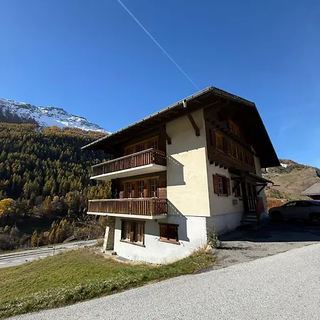 Eglantier Apartment *